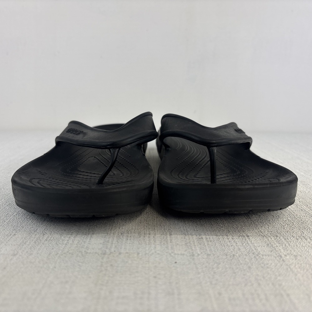 Iconic Crocs Black Men's‎ Size 12 Comfort Thong Sandals Flip Flops - Picture 4 of 11